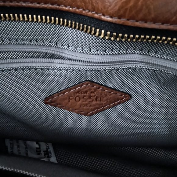 Brown leather Fossil Purse - Picture 5 of 6